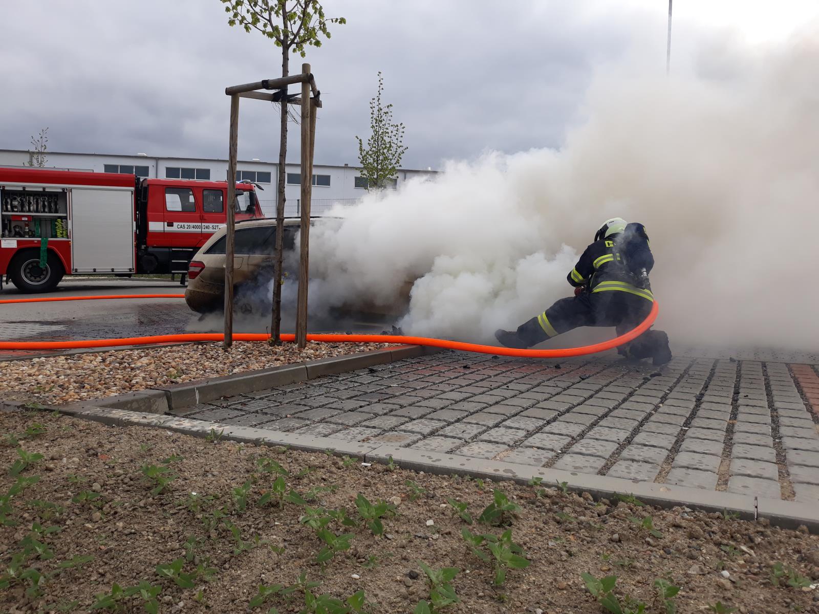 Požár OA, Planá nad Lužnicí - 28. 4. 2019 (4).jpg