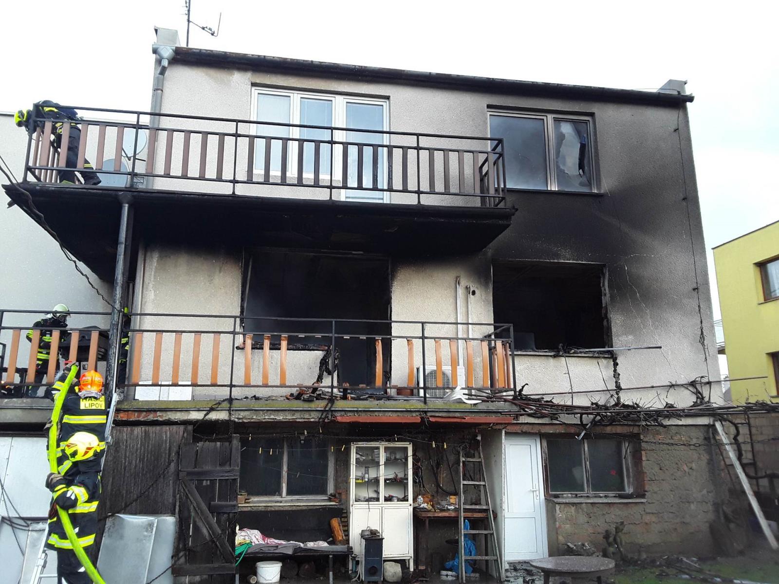 Požár RD - Lipov (7).jpeg