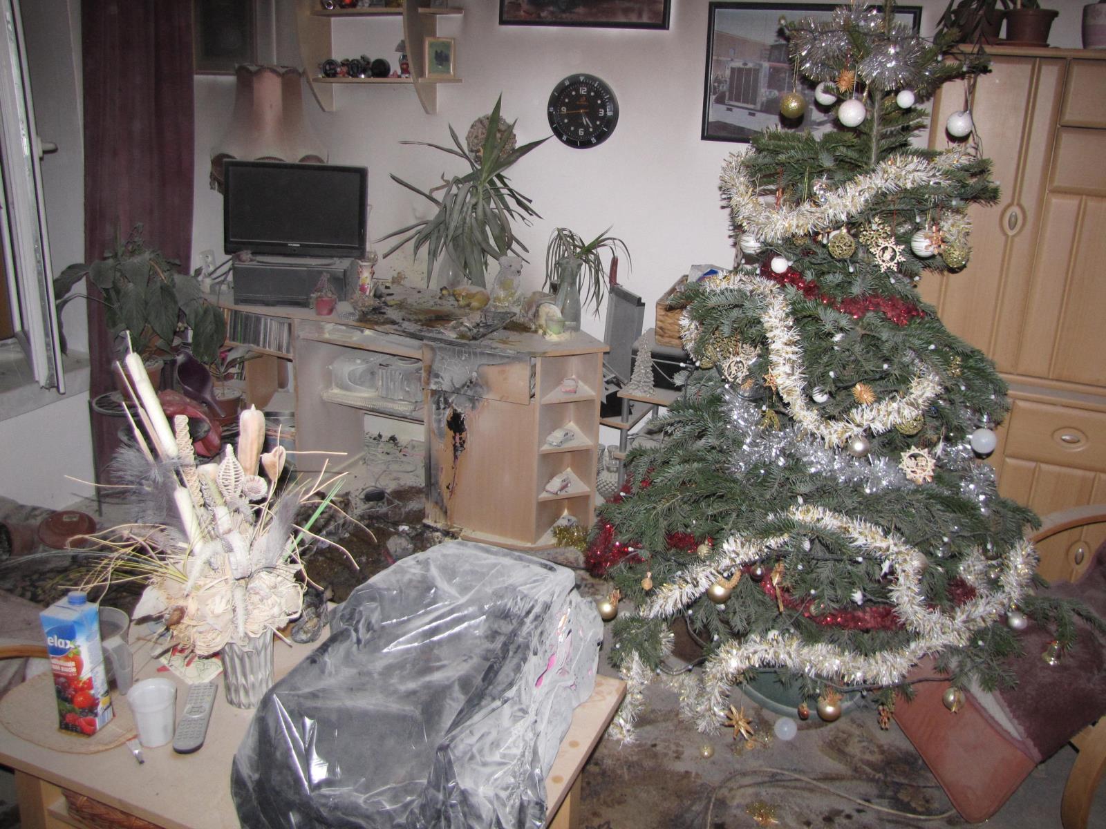 Požár adventního věnce, Český Krumlov - 24. 12. 2018 (1).JPG