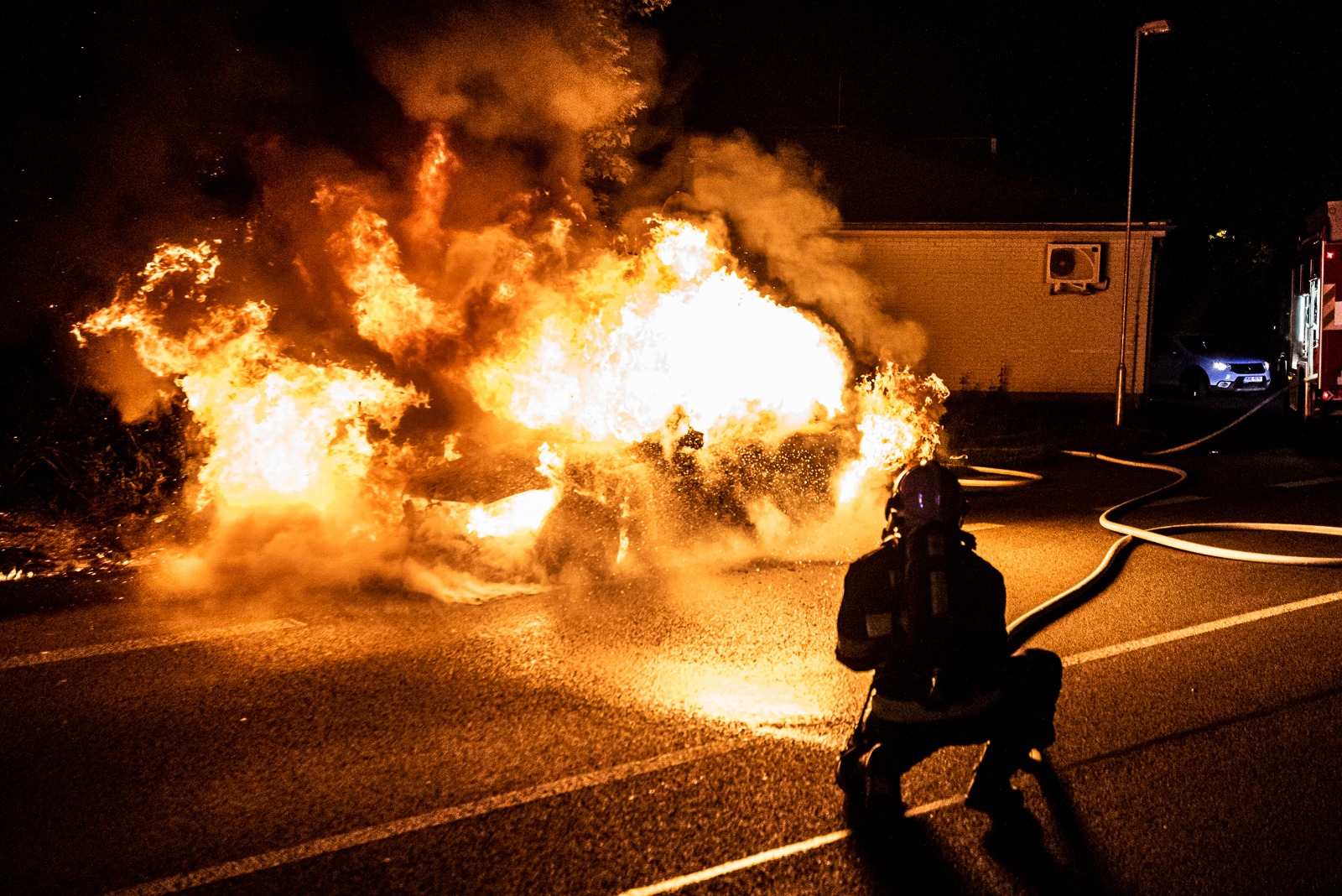 Požár auta Dolní Podluží (3).JPG