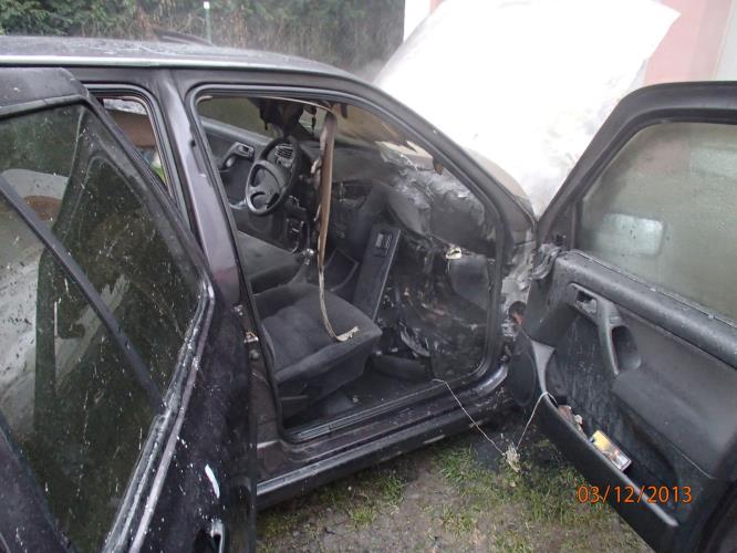 Požár auta Lužný 4.JPG