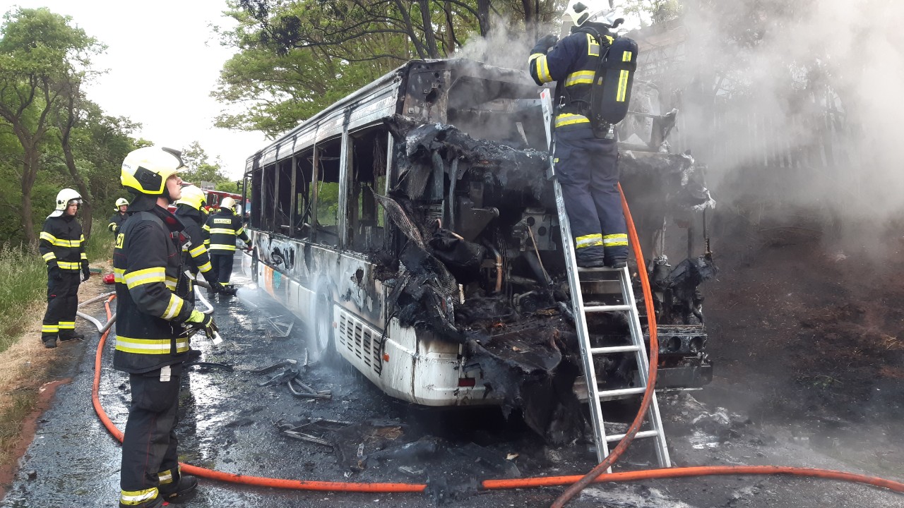Požár autobusu (1).jpg