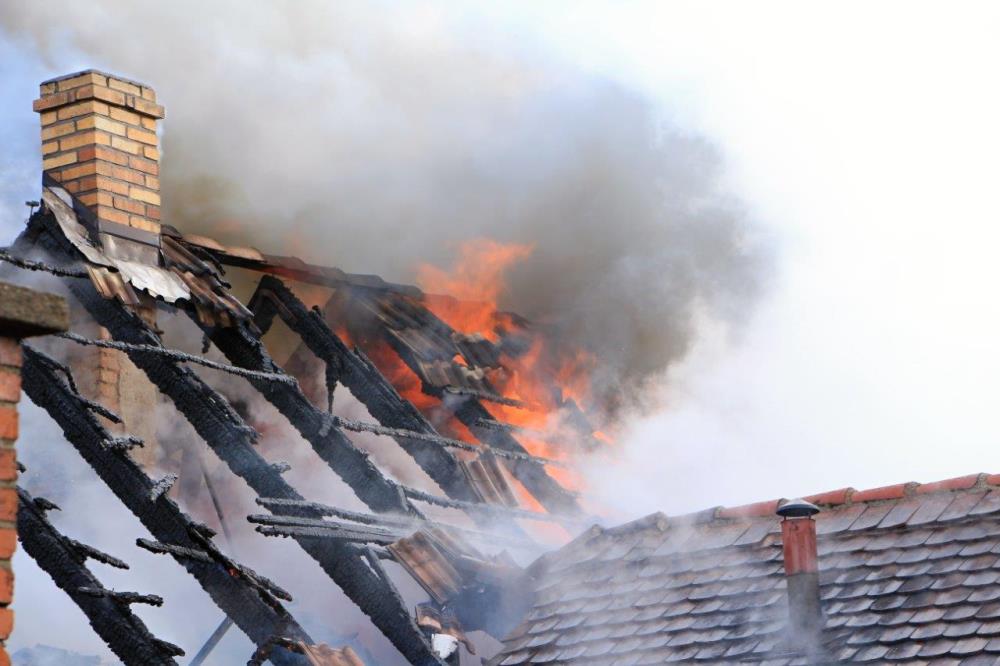 Požár autodílny ve Varnsdorfu (12).jpg