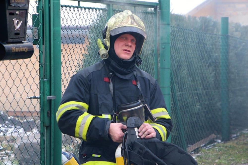 Požár autodílny ve Varnsdorfu (6).jpg