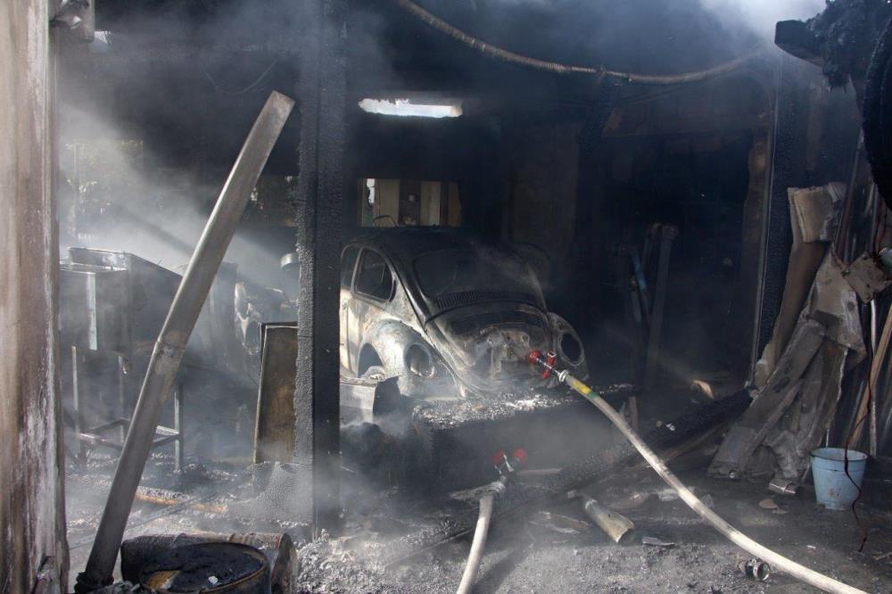 Požár autodílny ve Varnsdorfu (7).jpg