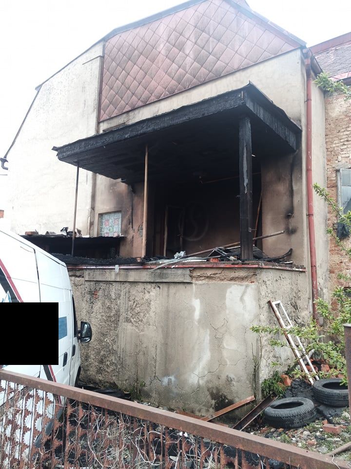 Požár balkonového přístavku Krásná Lípa (1).jpg