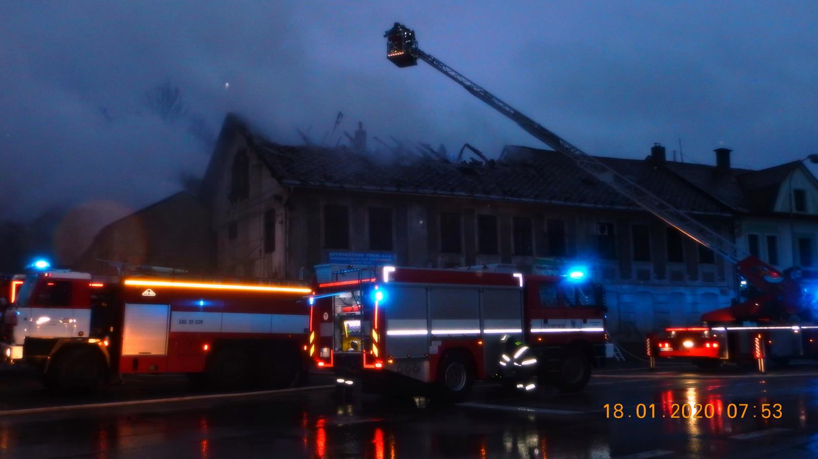 Požár budovy, Vimperk - 18. 1. 2020 (1).JPG