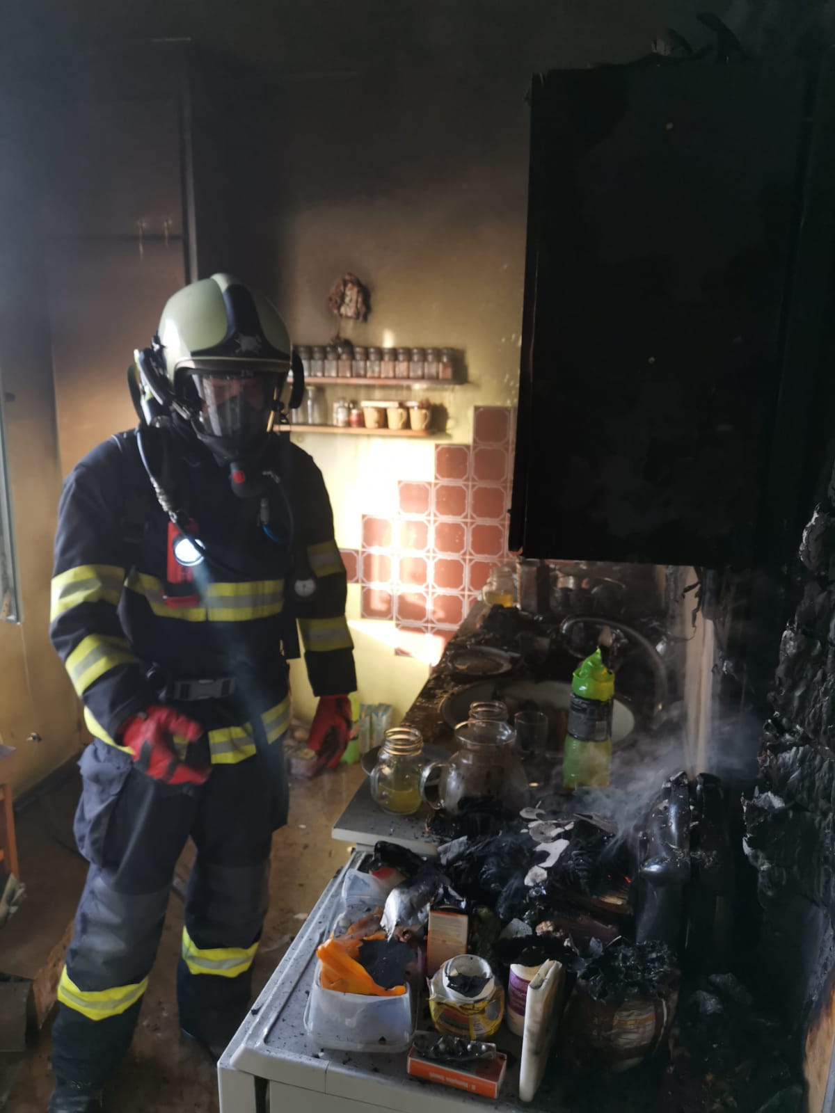 Požár bytu, České Budějovice - 26. 12. 2020 (1).jpg