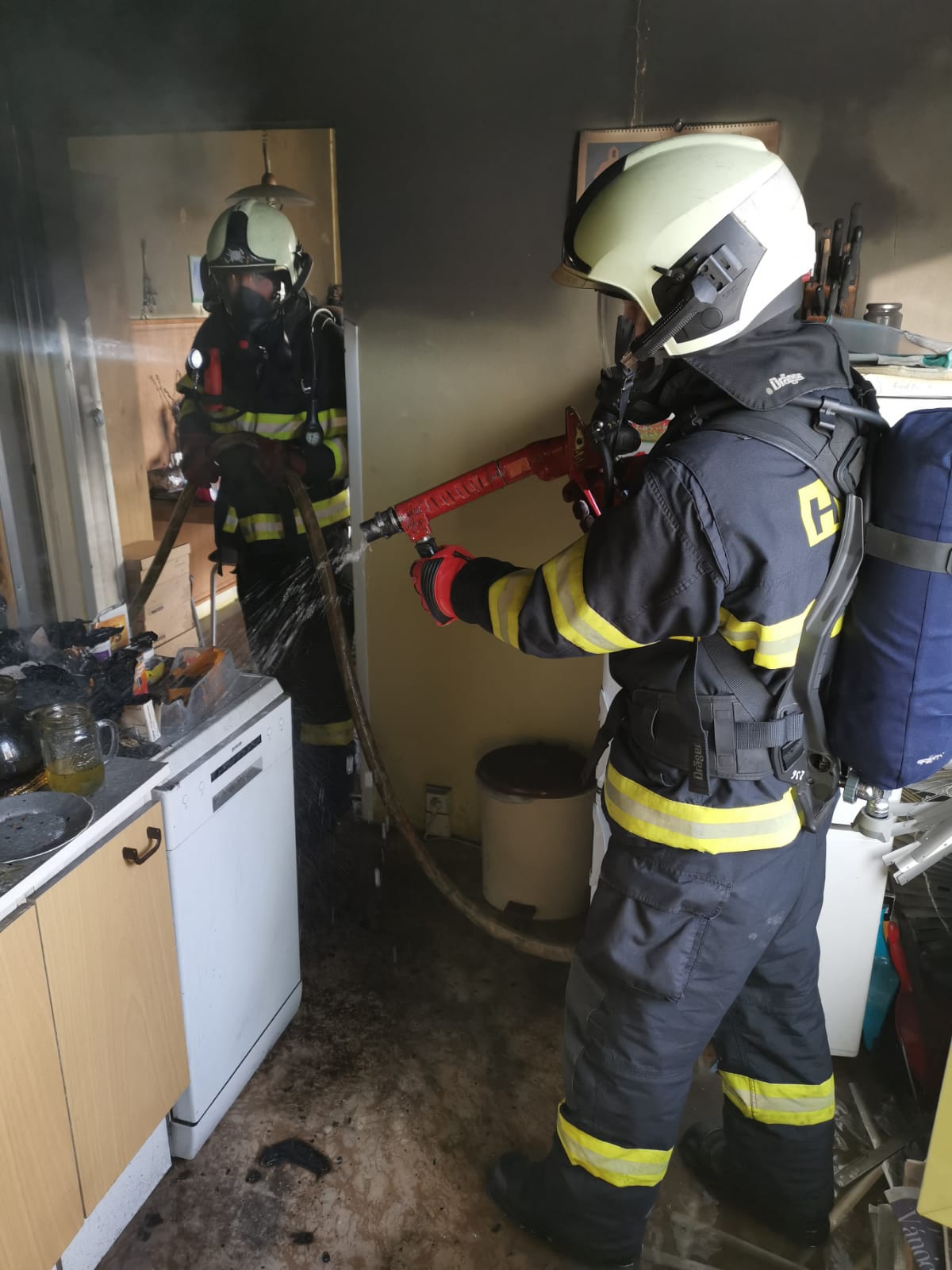 Požár bytu, České Budějovice - 26. 12. 2020 (3).jpg