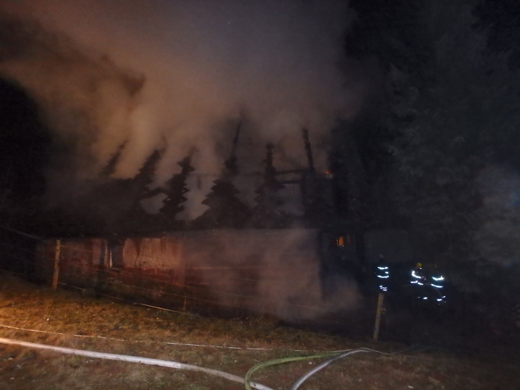 Požár chalupy Rudník 3.JPG