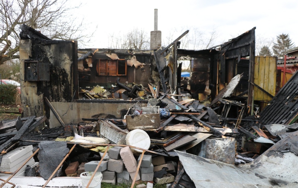 Požár chatky HK 3.jpg