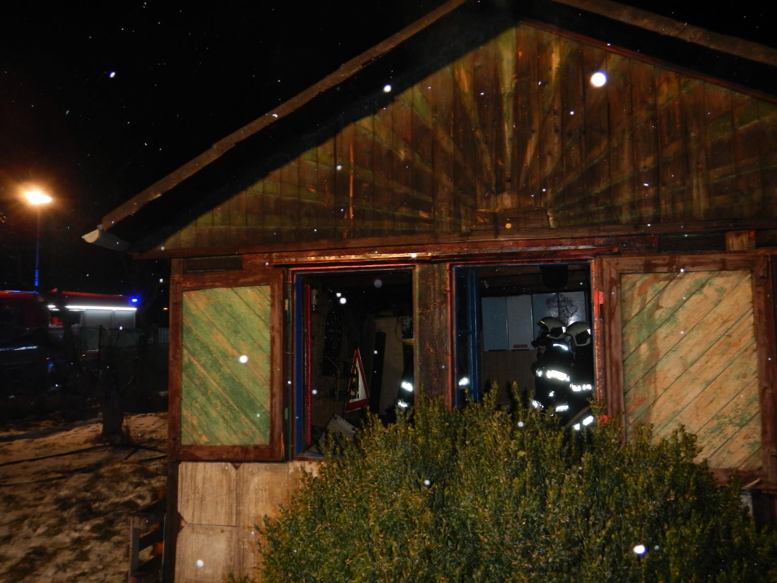 Požár chaty, České Budějovice - 7. 1. 2017 (2).JPG