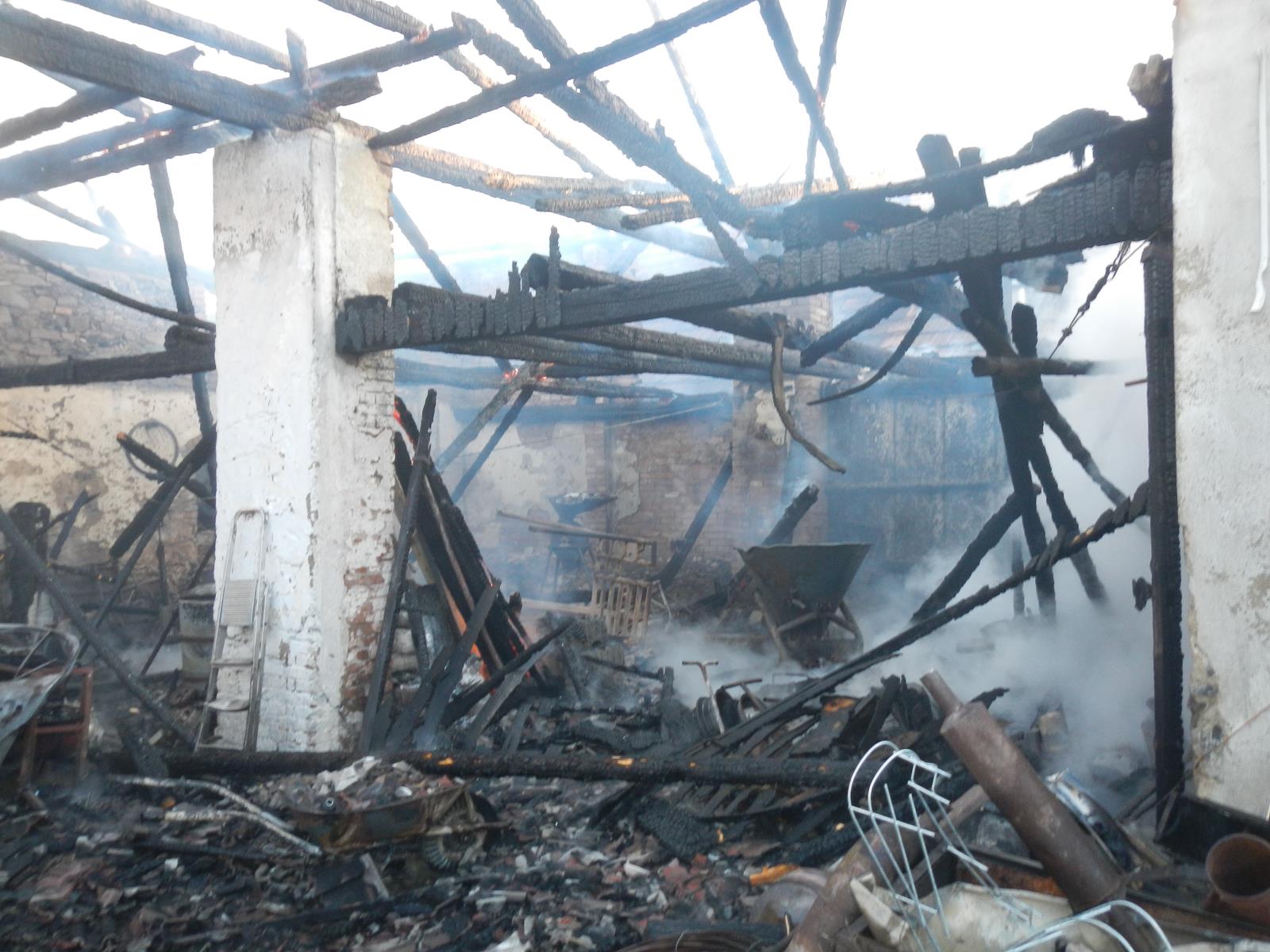 Požár dílny, Nemějice - 3. 12. 2021 (6).JPG