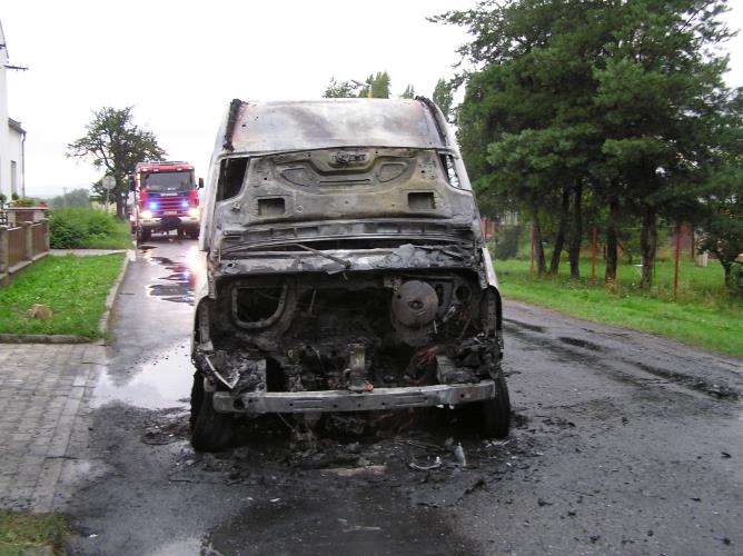 Požár dodávky Havraň 1.JPG