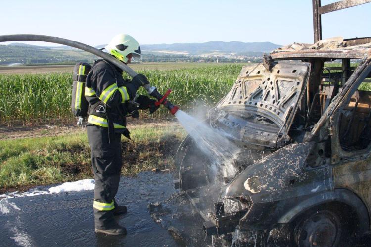 Požár dodávky Lovosice 4.jpg