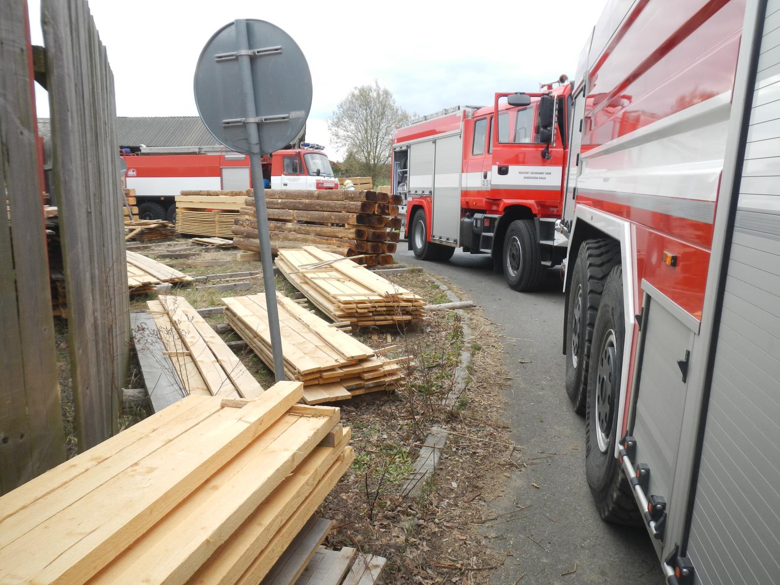 Požár dřeva, Borovany - 29. 3. 2020 (5).JPG