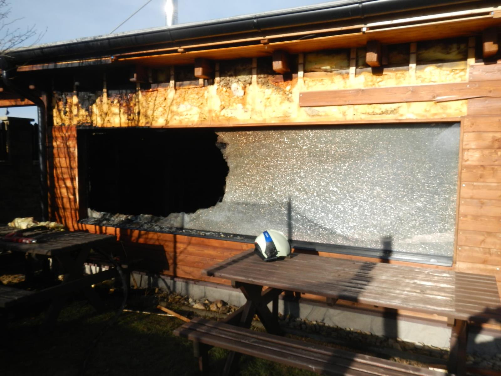 Požár dřevěné budovy, Dešná - 7. 1. 2022 (2).jpg