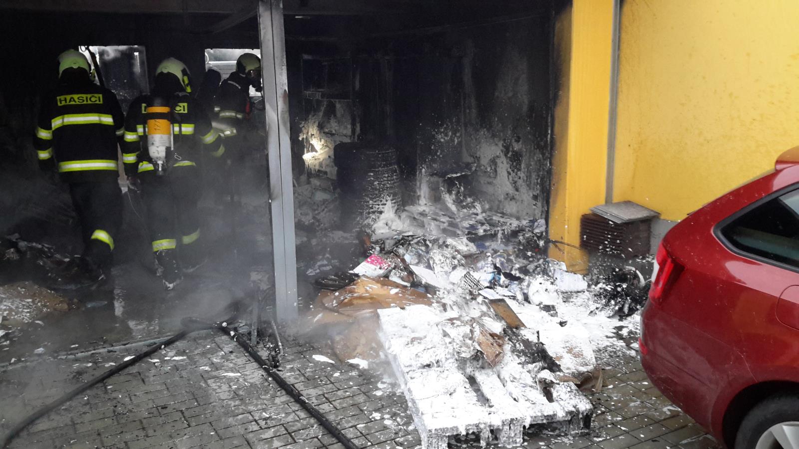 Požár garáže, České Budějovice - 23. 1. 2018 (4).jpg
