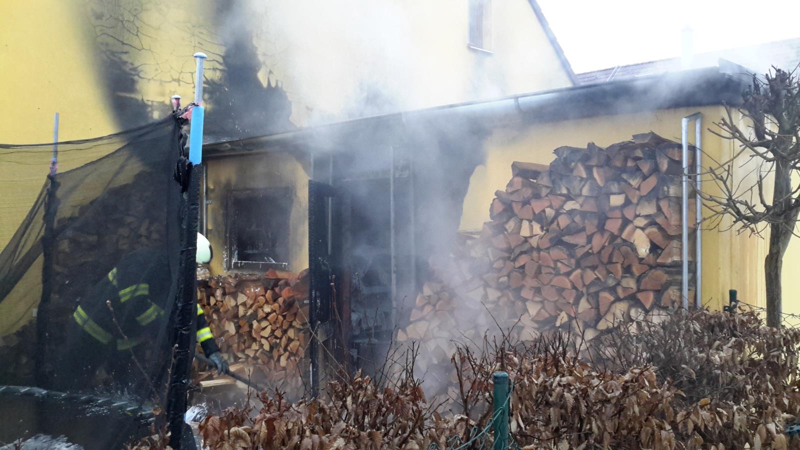 Požár garáže, České Budějovice - 23. 1. 2018 (6).jpg