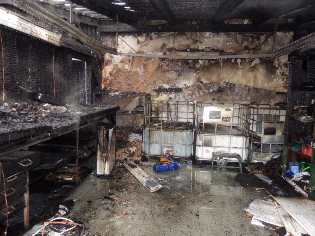 Požár garáže, Jindřichův Hradec - 30. 11. 2016 (5).jpg