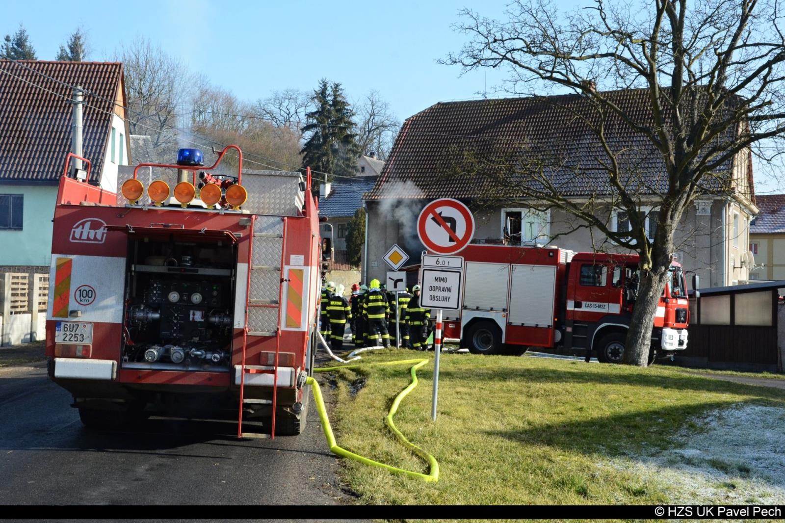 Požár garáže Drahobuz (1).jpg