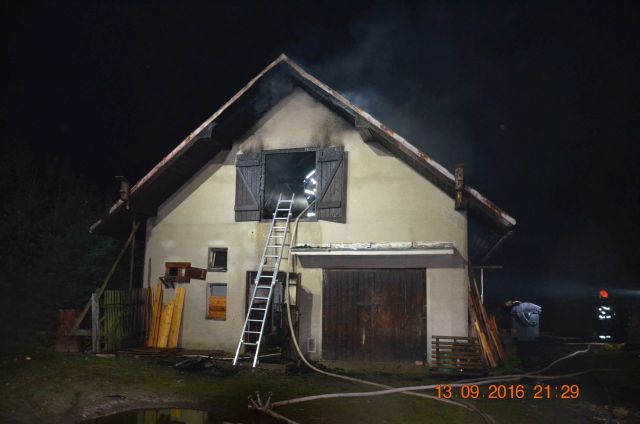 Požár hájenky Okounov (2).JPG