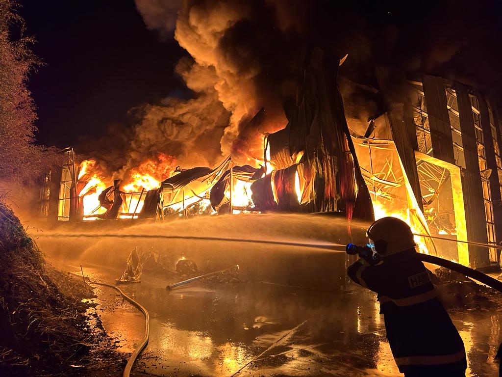 Požár haly, Vimperk (6).jpeg