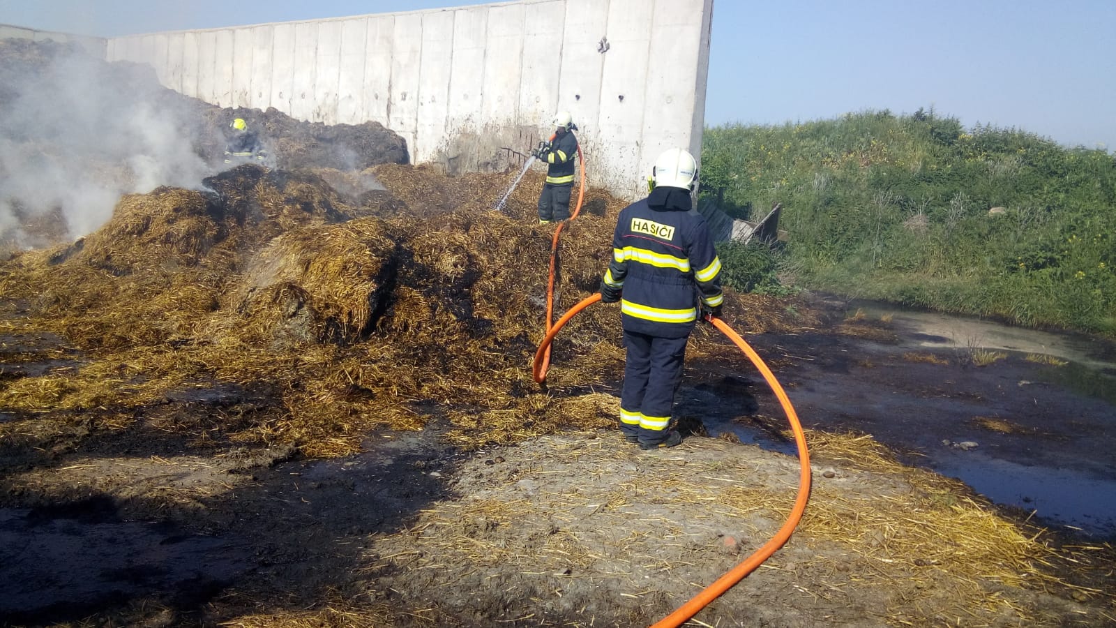 Požár hnojiště (4).jpg
