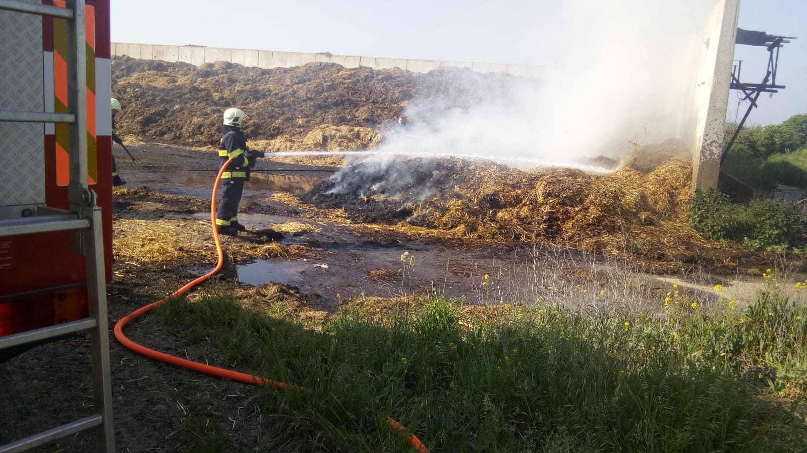 Požár hnojiště (6).jpg