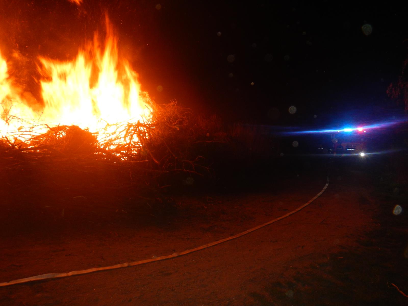 Požár klestu, Pechova Lhota - 26. 4. 2020 (1).JPG