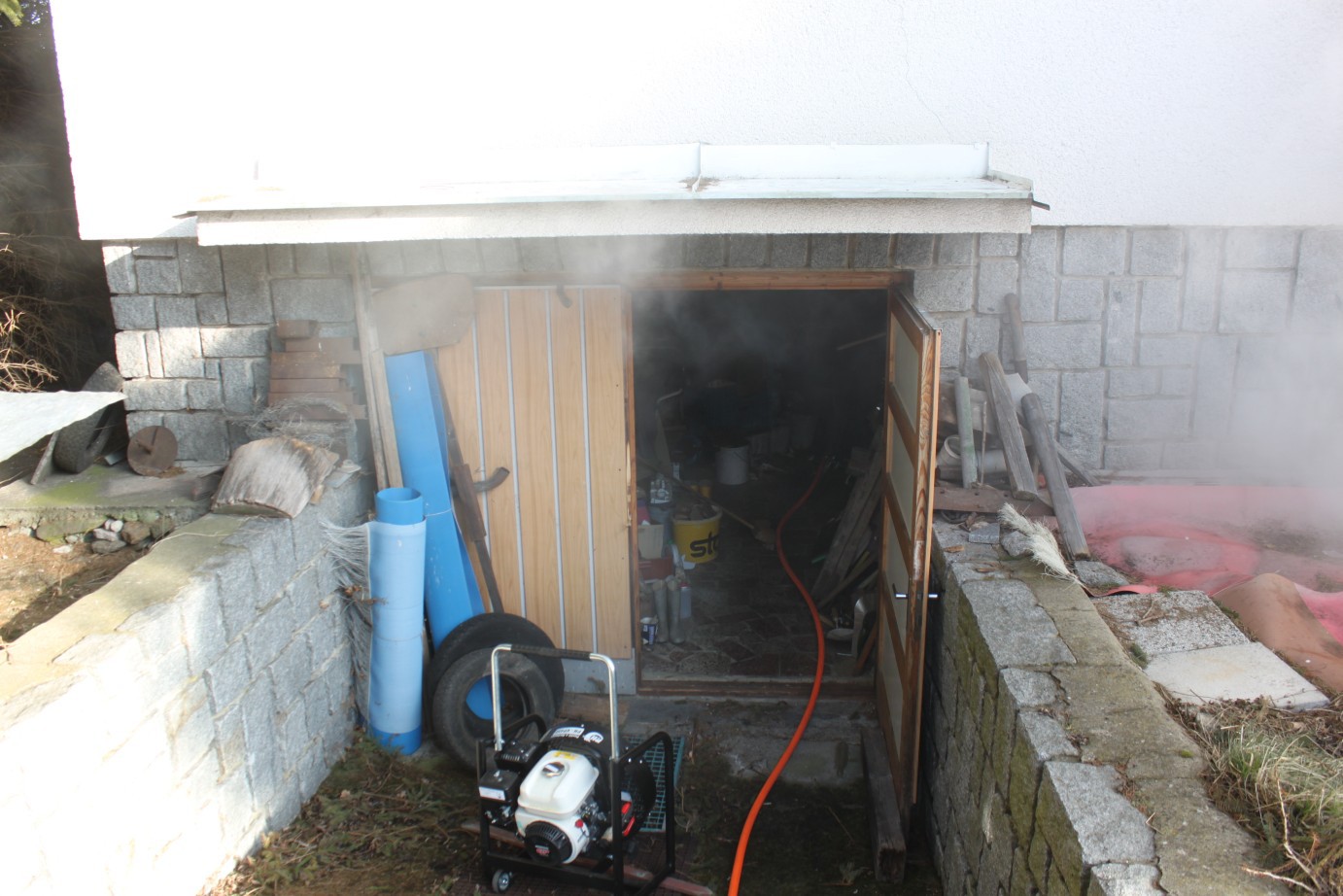 Požár kotelny, Střelské Hoštice - 8. 3. 2018 (2).jpg