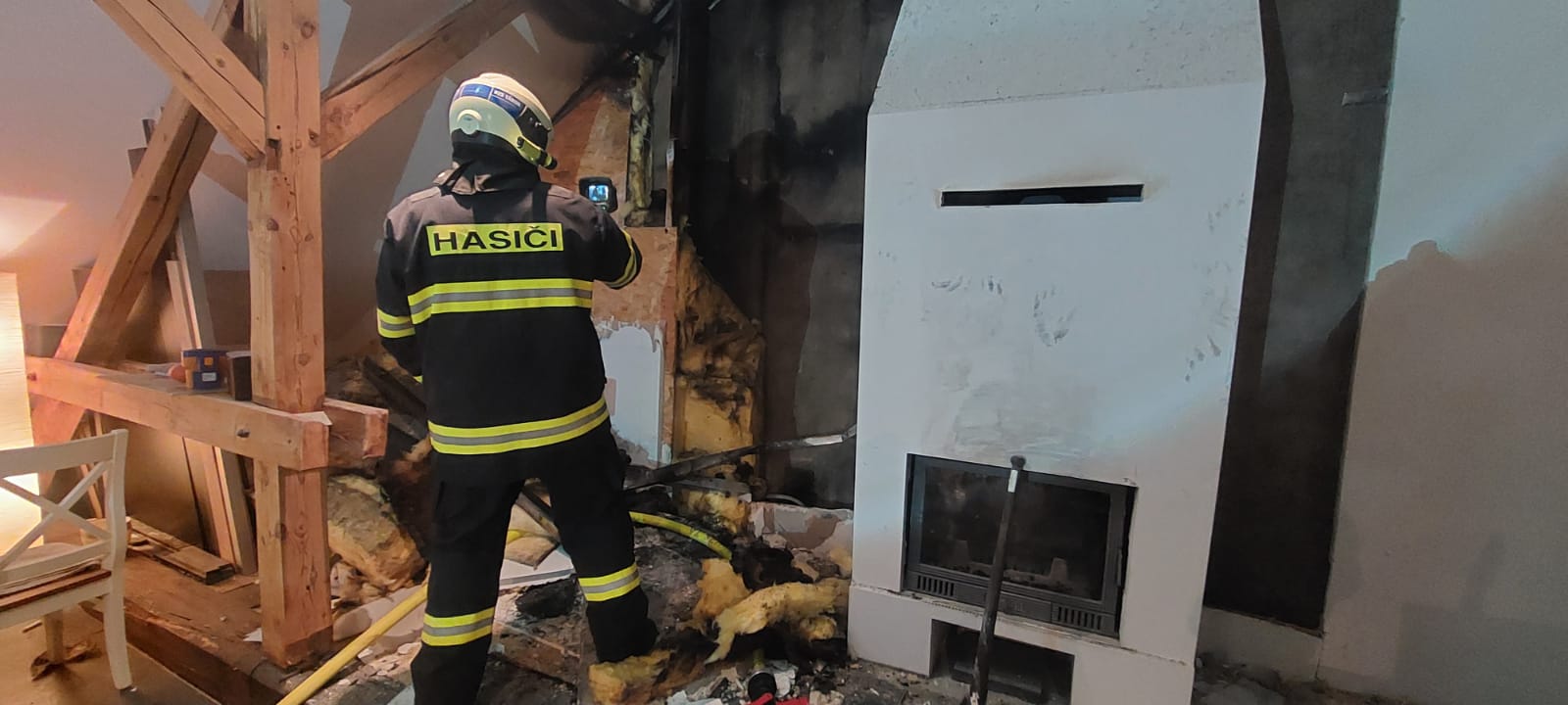 Požár krbu, Tábor - 18. 1. 2022 (1).jpg