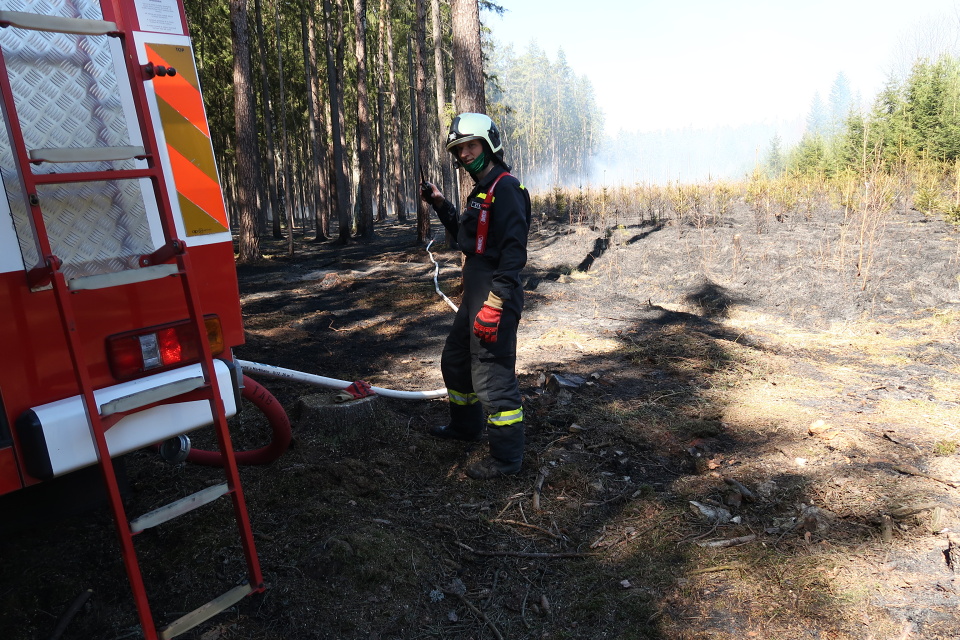 Požár lesa, Brandlín - 8. 4. 2020 (4).JPG