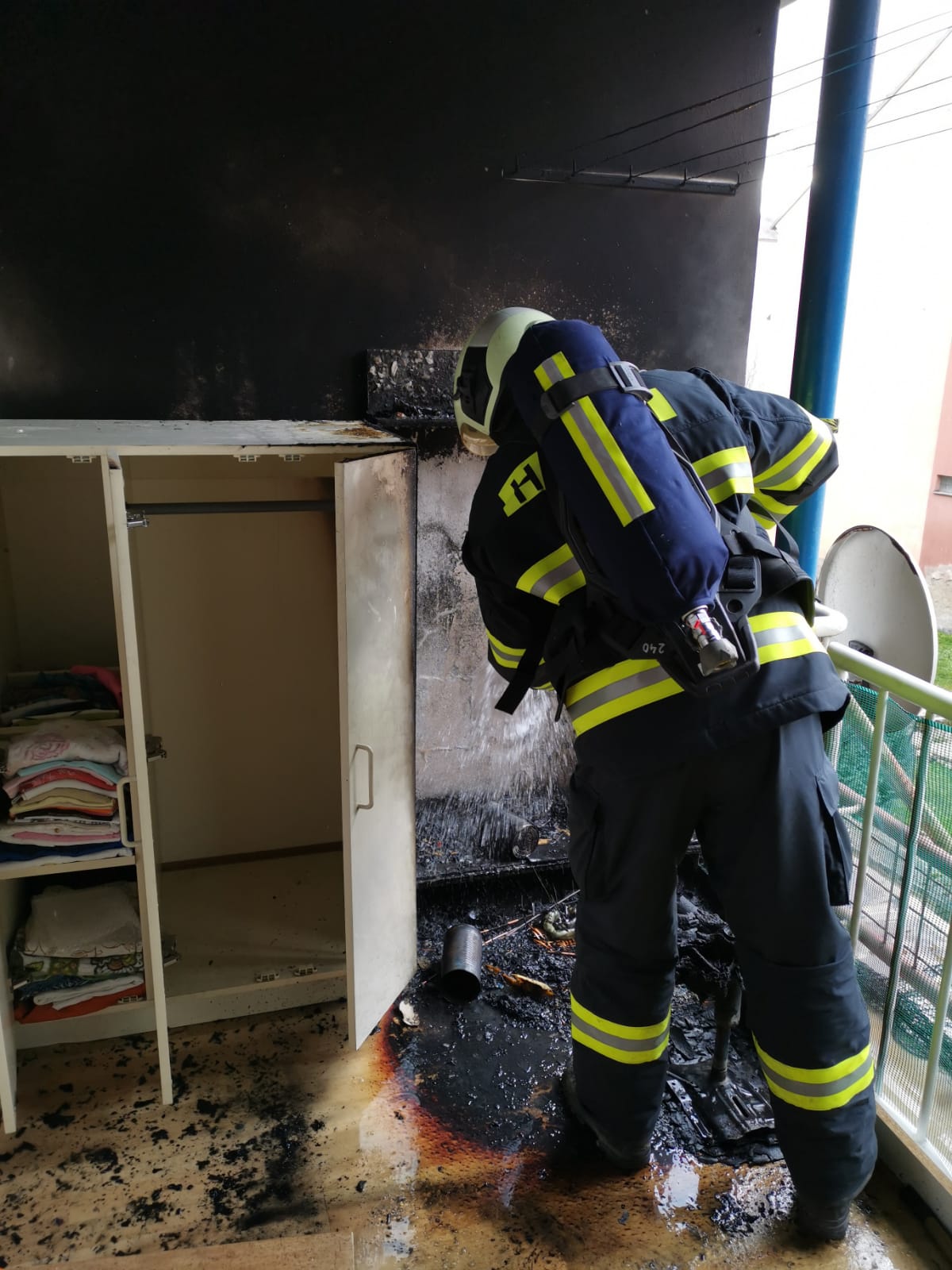 Požár lodžie, České Budějovice - 18. 2. 2020 (2).jpg