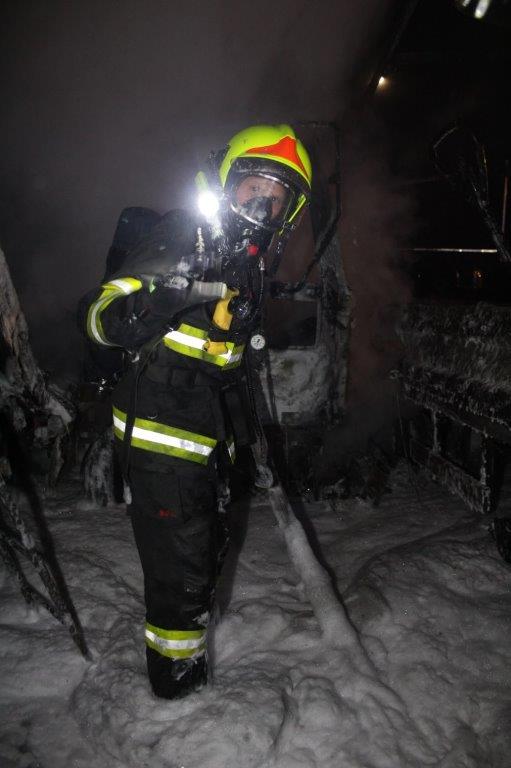 Požár nákladních aut Žalhostice (6).jpg
