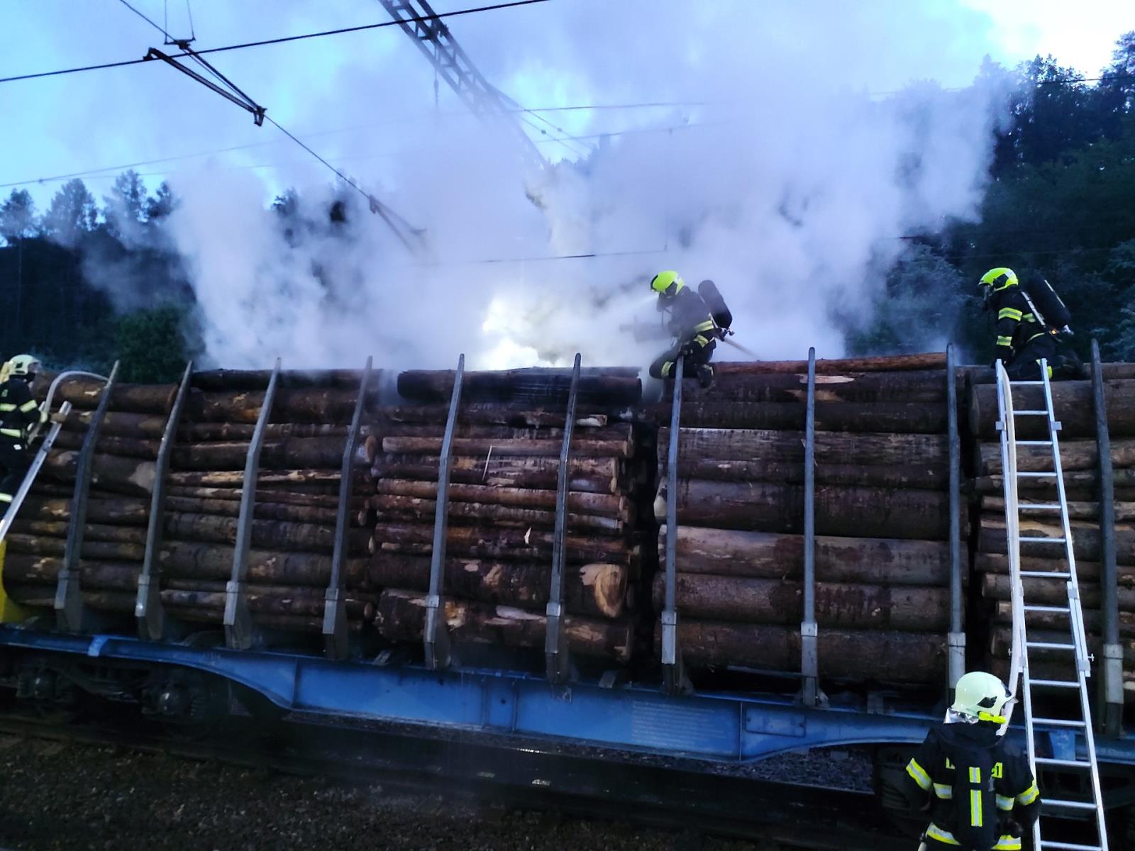 Požár nákladu na vlaku