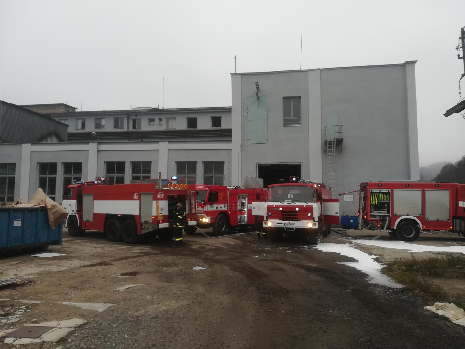 Požár papírenského stroje, Větřní - 11. 11. 2019 (3).jpg