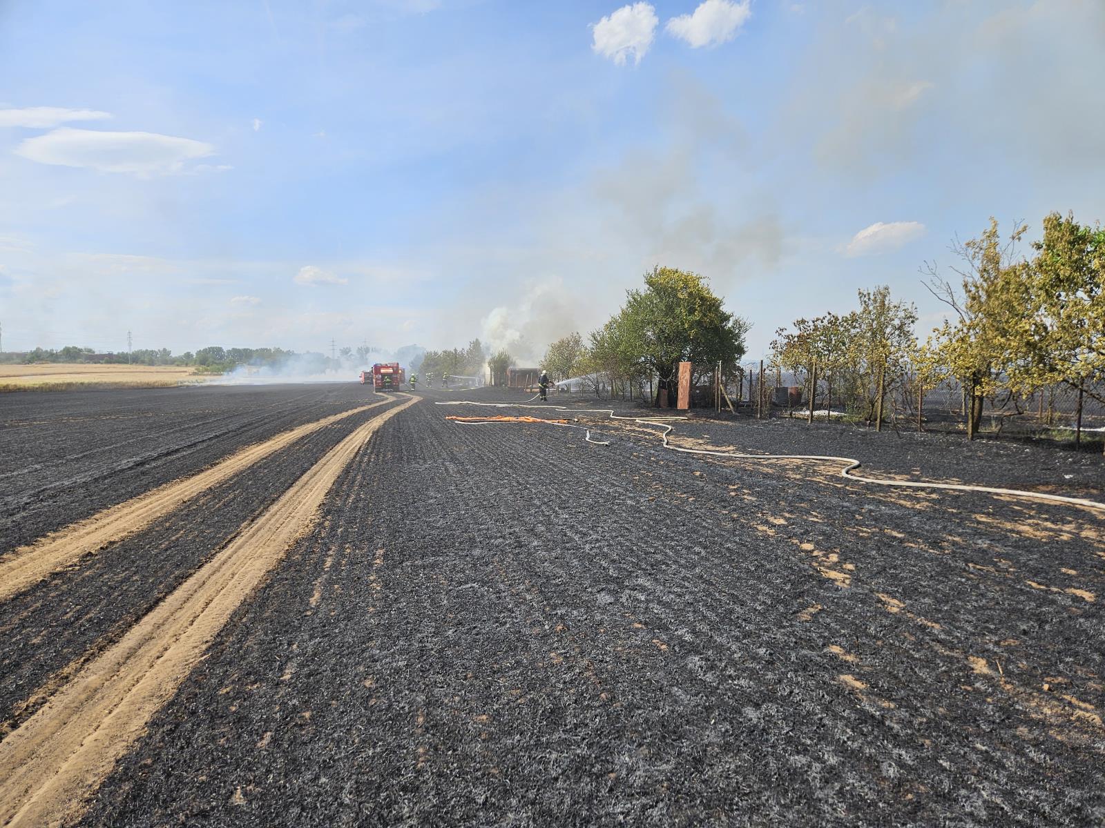 Požár pole Hodonín (10).jpg