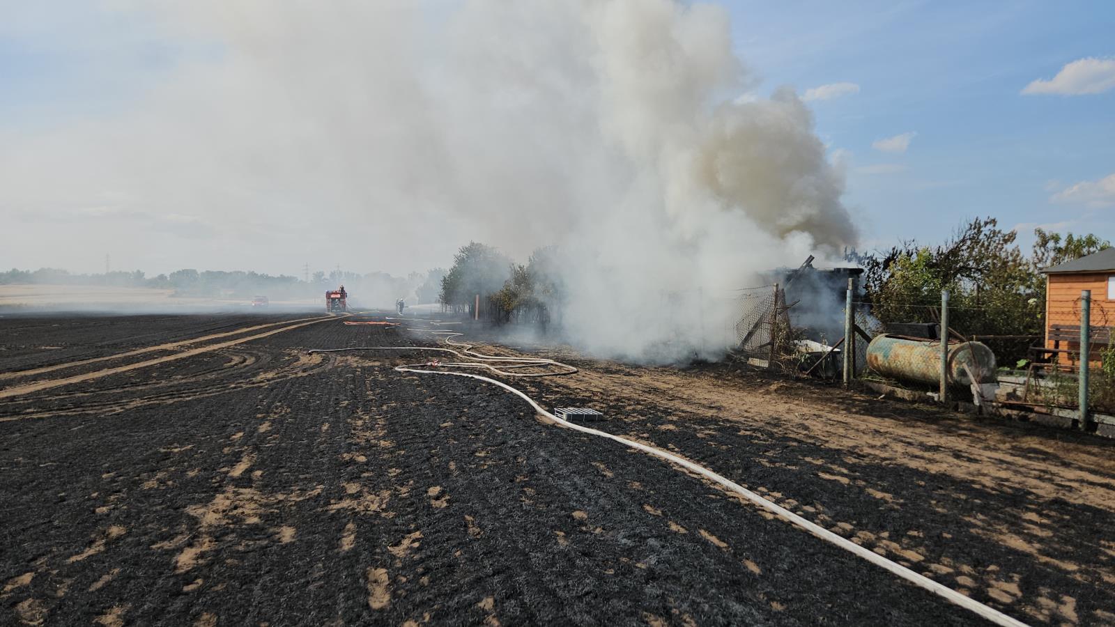 Požár pole Hodonín (12).jpg