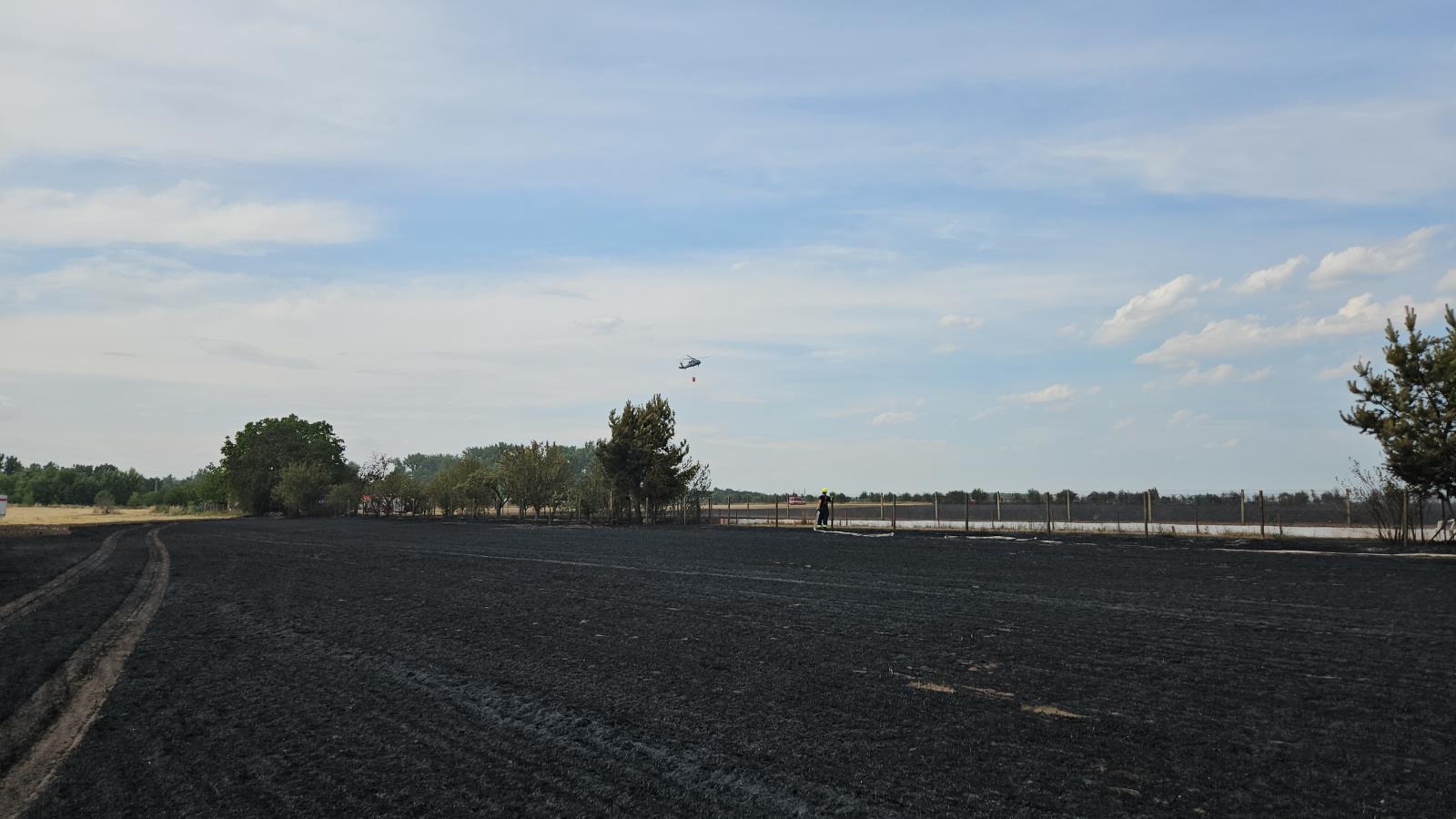 Požár pole Hodonín (31).jpg