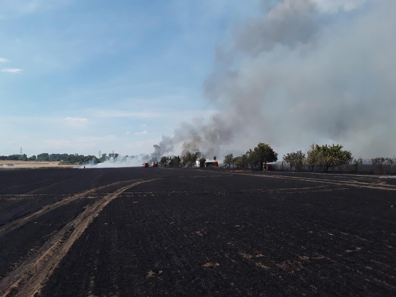 Požár pole Hodonín (36).jpg