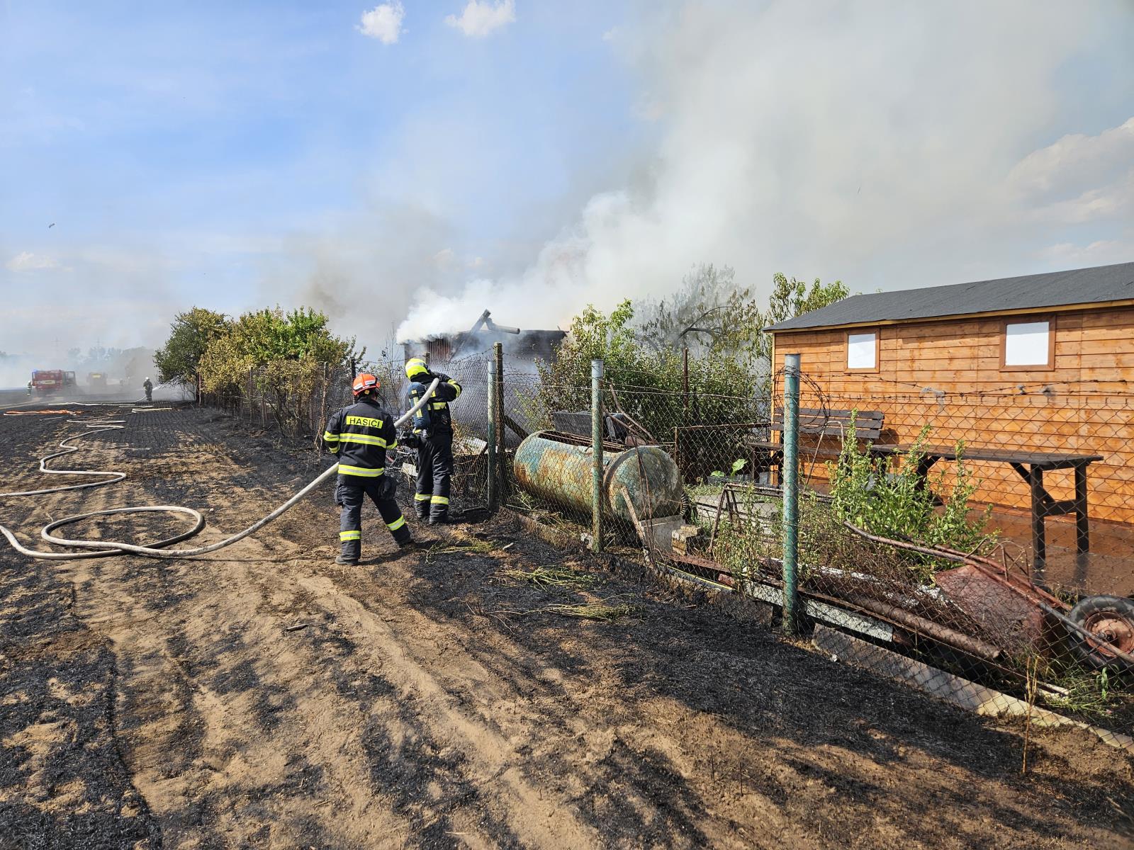 Požár pole Hodonín (8).jpg