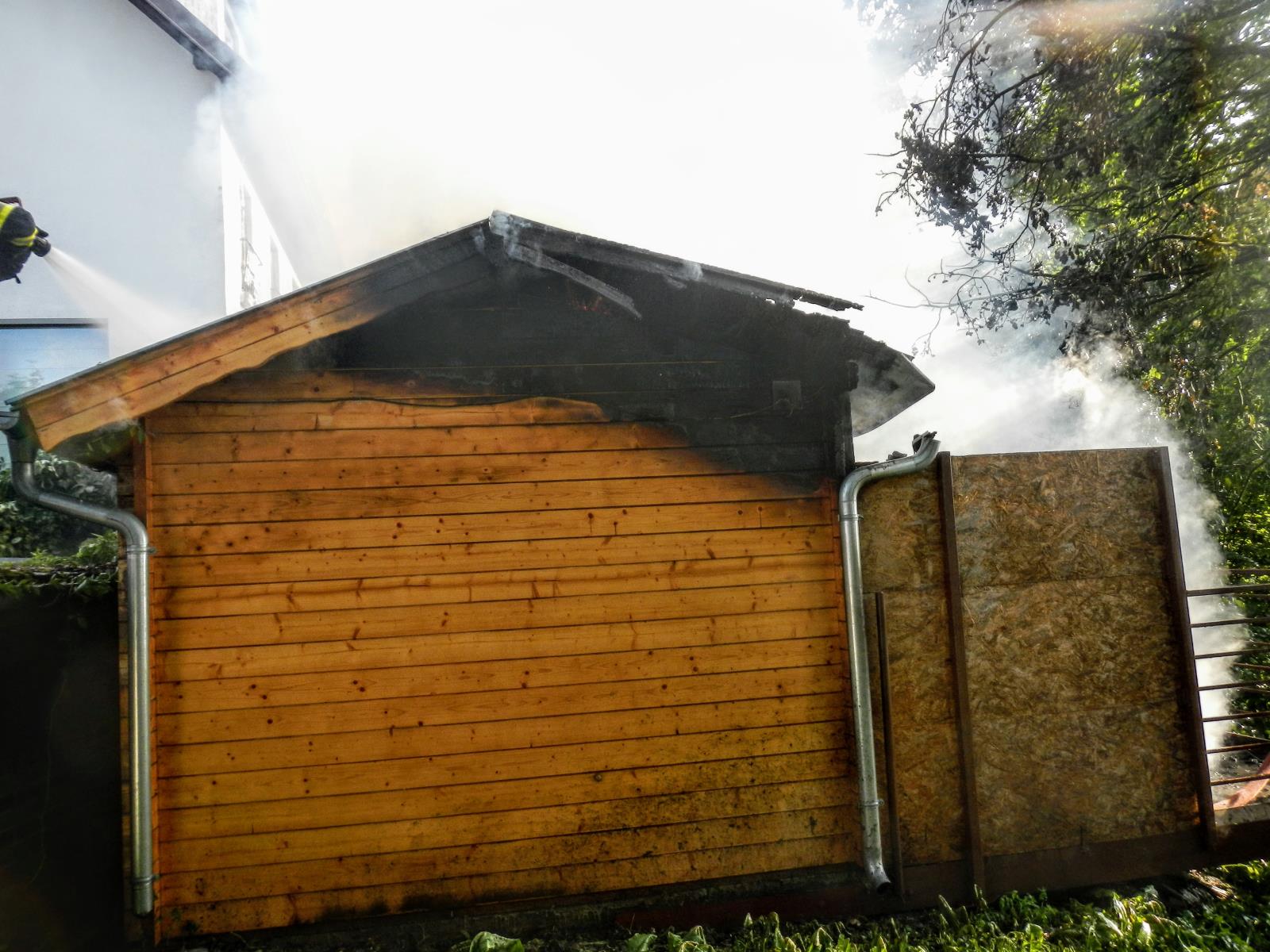 Požár sauny, Zvíkovské Podhradí - 24. 8. 2022 (2).JPG