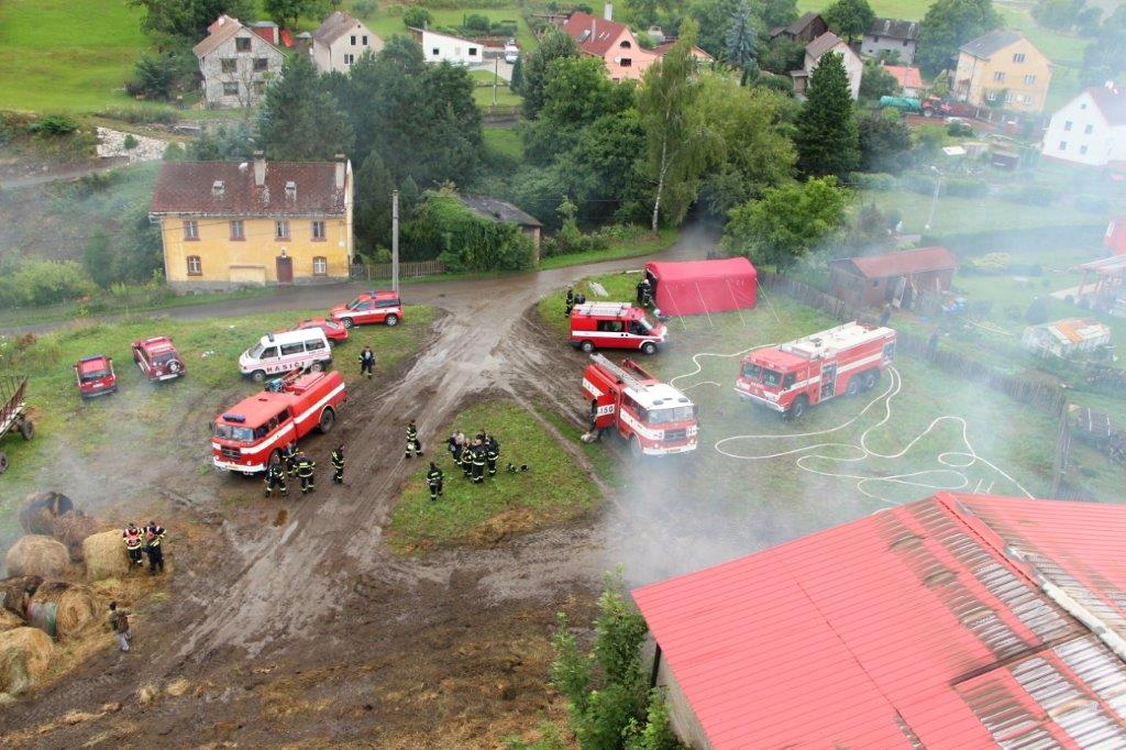 Požár seníku Hliněná (10).jpg