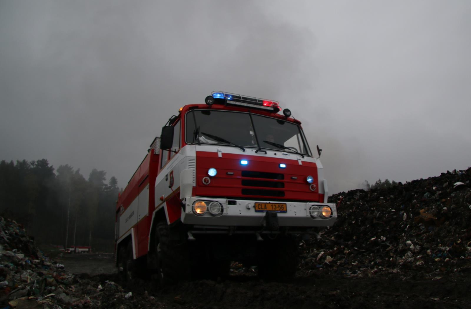 Požár skládky odpadu