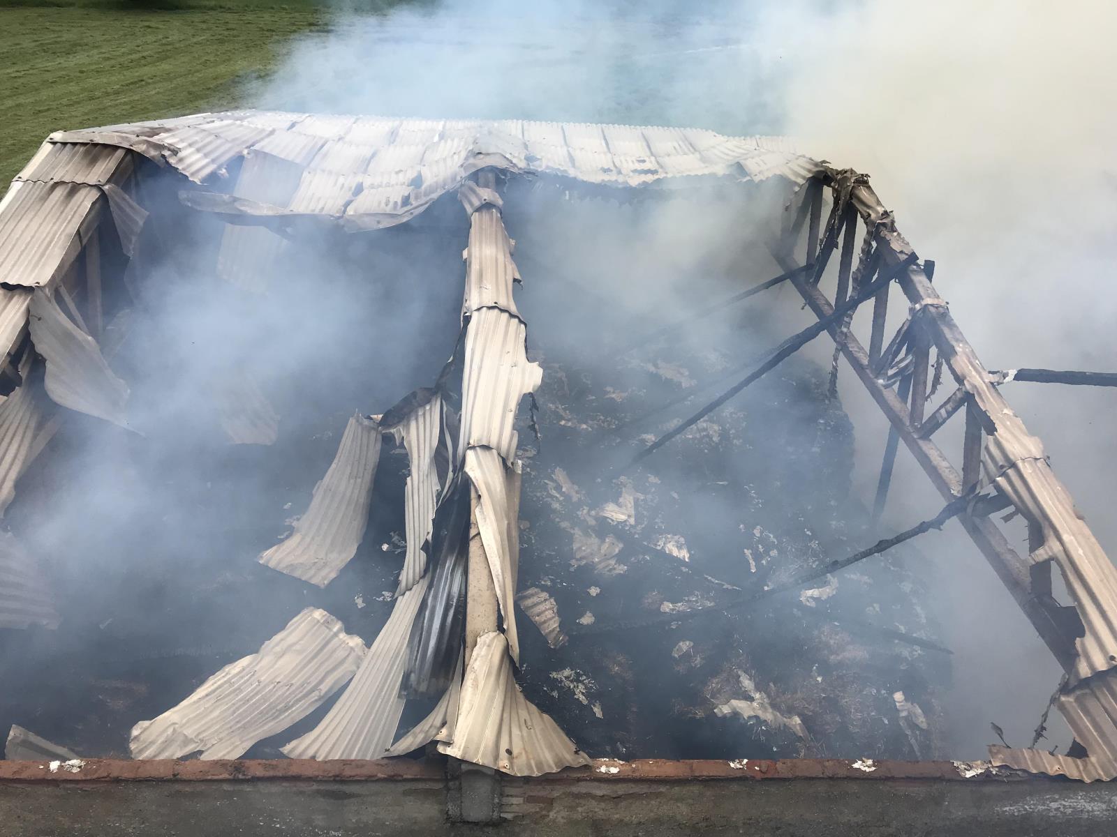 Požár skladu, Chřesťovice - 20. 5. 2018 (2).jpg