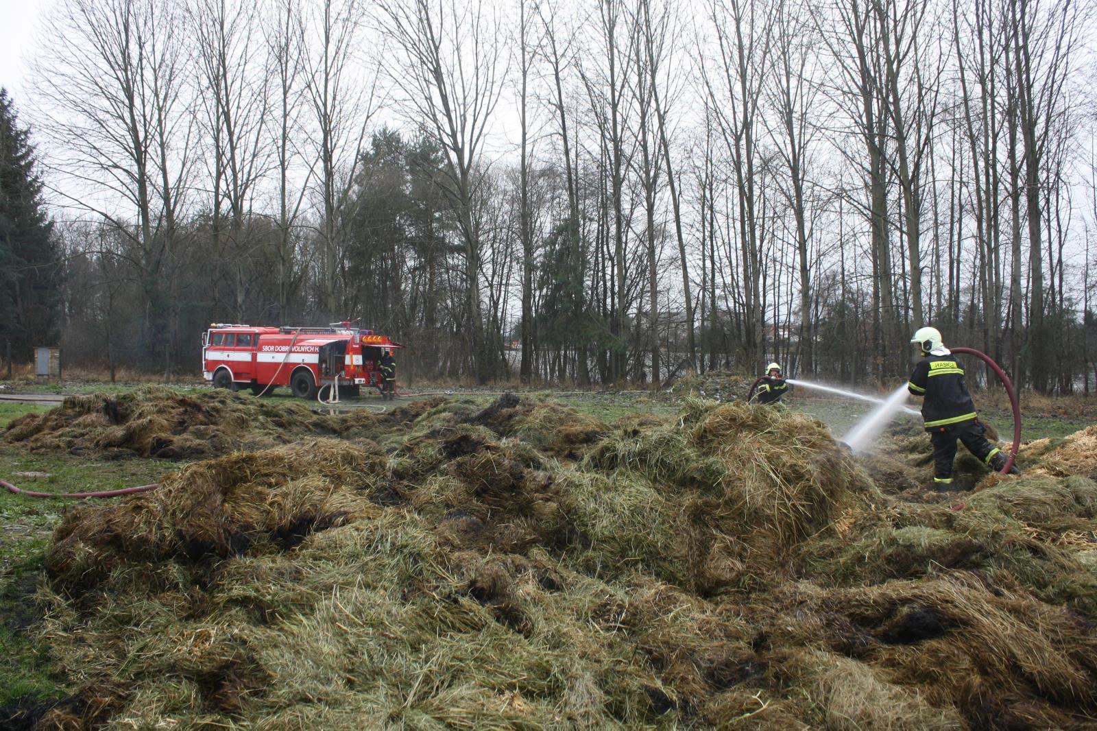 Požár skladu, Lhota pod Horami - 2. 12. 2016 (10).JPG