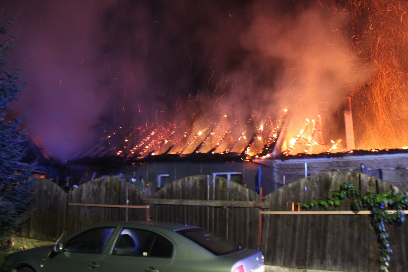 Požár stavení, Sedlíkovice - 7. 10. 2018 (3).jpg