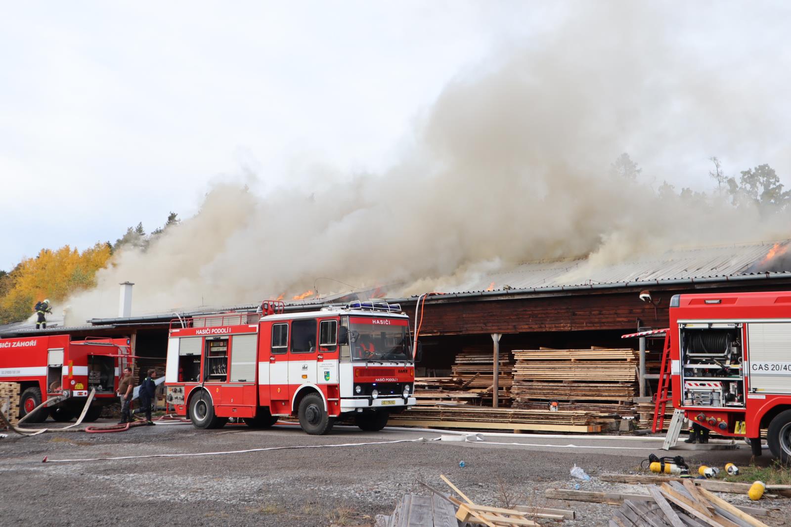 Požár truhlárny, Podolí - 21. 10. 2021 (3).JPG