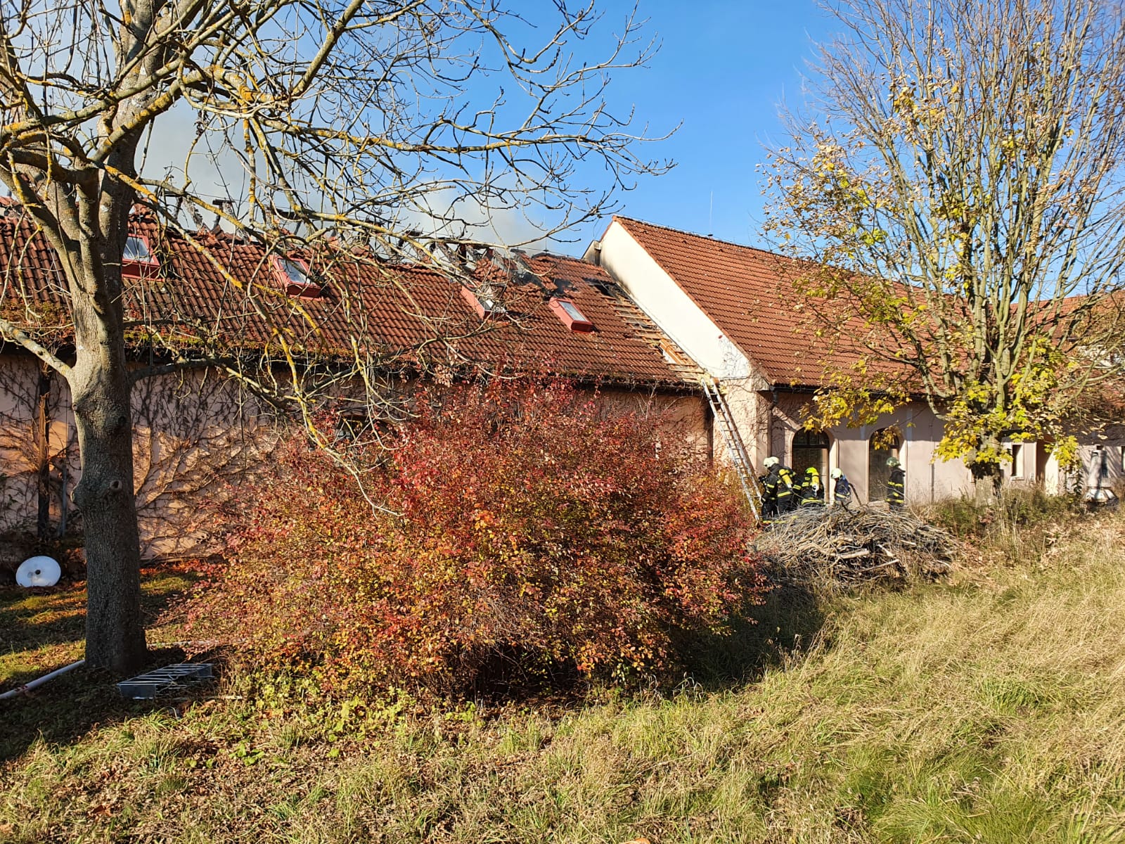Požár usedlosti, Ratiboř - 29. 10. 2021 (3).jpg